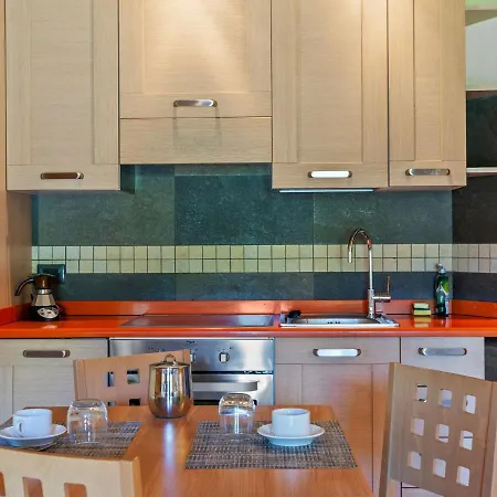 بيت للعطل Modern Holiday In With Garden *