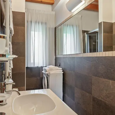 بيت للعطل Modern Holiday In With Garden *