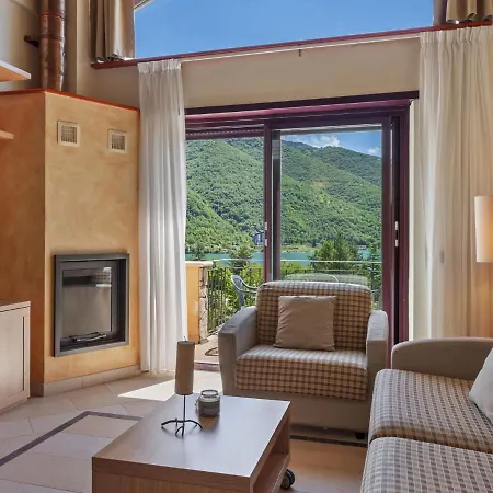 Modern Holiday In With Garden سكانو