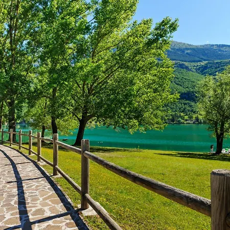 Modern Holiday In With Garden *